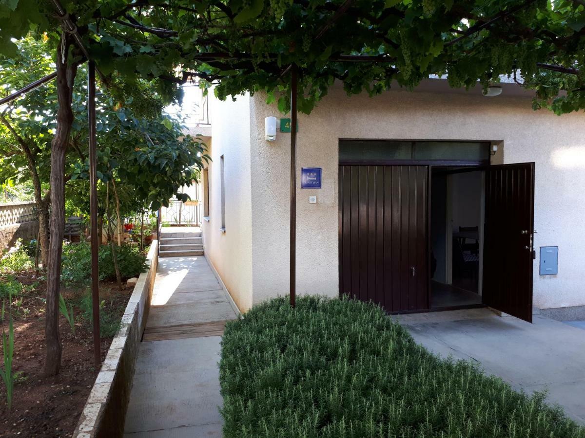 Apartman Ivan Apartamento Pula Exterior foto